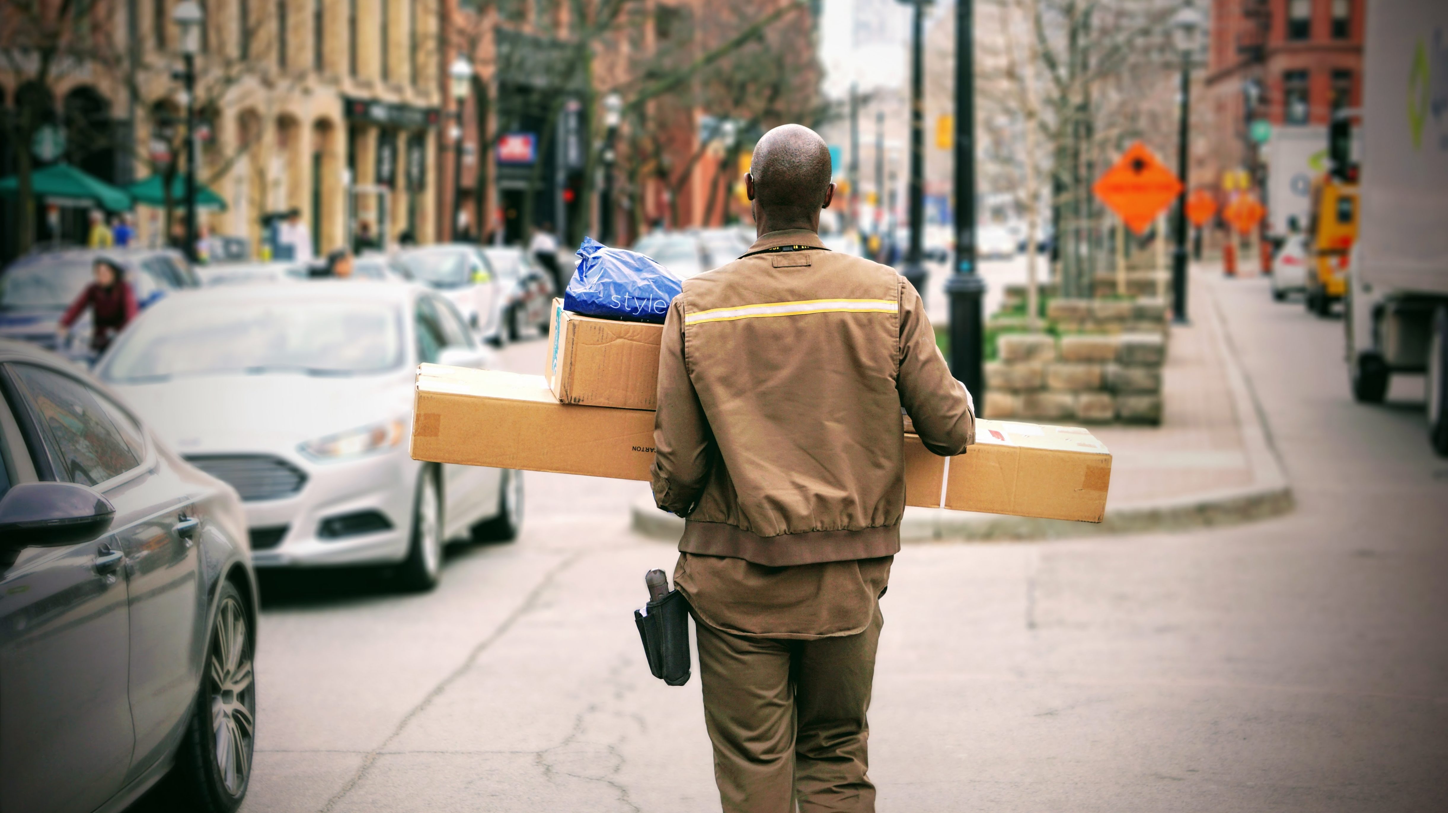 With direct-to-consumer mattress companies on the rise, many have learned to tailor logistics strategies in order to compete and thrive.