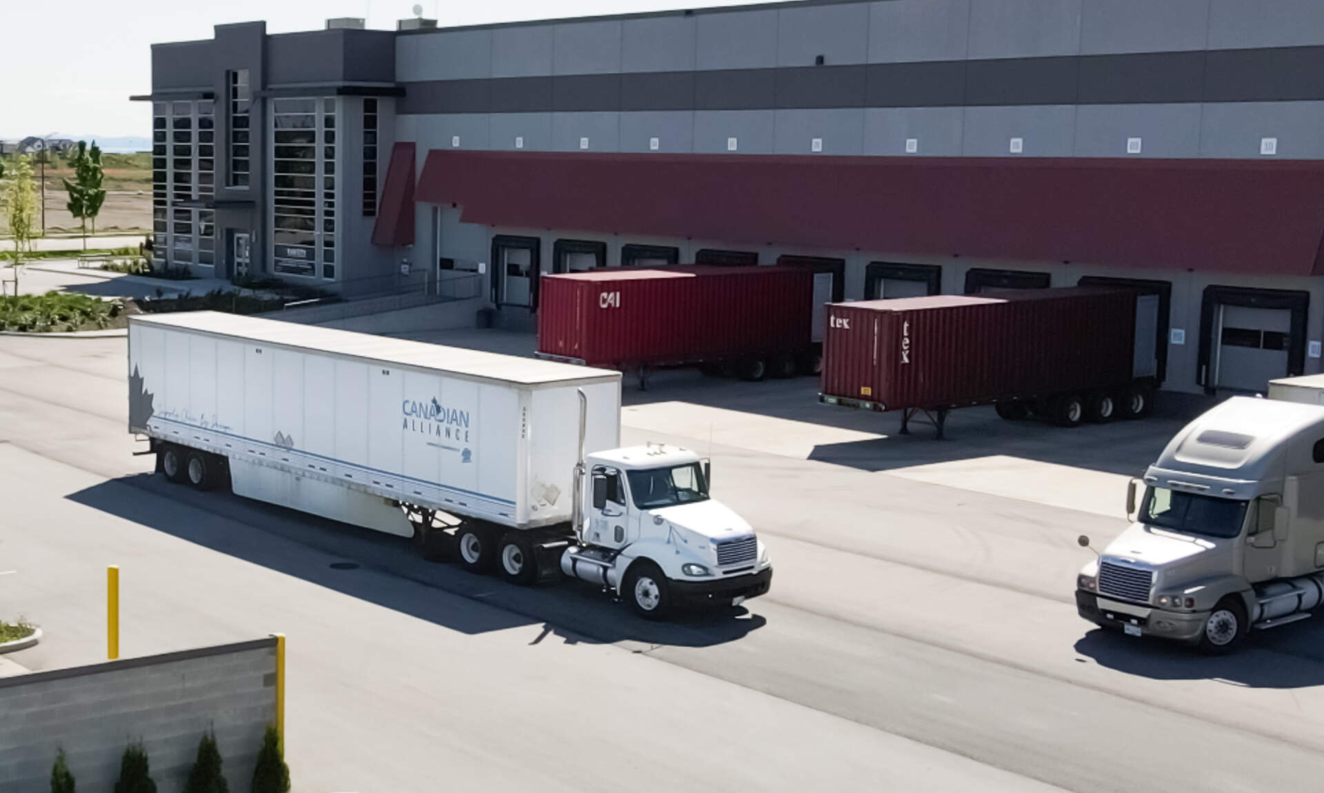 Drayage in Vancouver: What Importers Need to Know About Moving Containers from Port to Warehouse